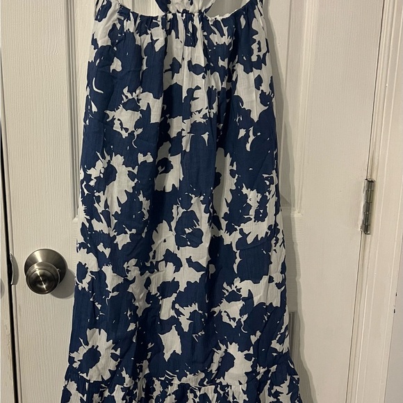 Abercrombie Blue and White Floral Maxi Dress - Picture 2 of 4